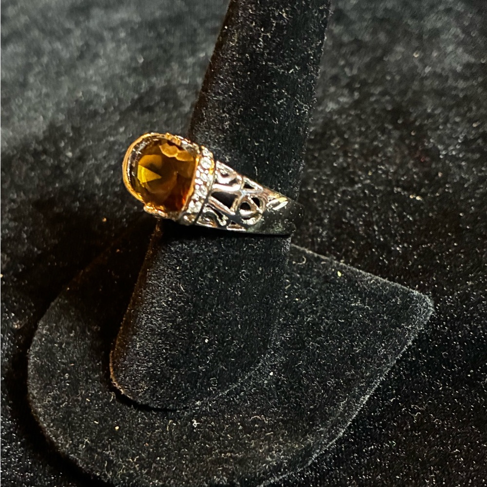 Vintage-Style Cocktail Silver-Tone Ring with Oval Amber-Hued Gemstone size 8